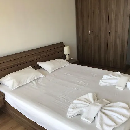 Διαμέρισμα Lazur 5 Nadezhda