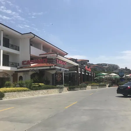 Lazur 5 Nadezhda Διαμέρισμα
