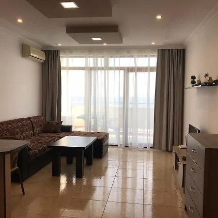 Lazur 5 Nadezhda דירה *